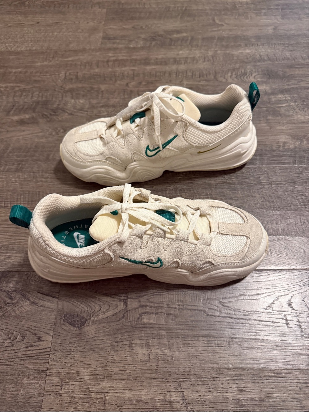 Nike Cream Athletic Sneakers with Teal Accents
